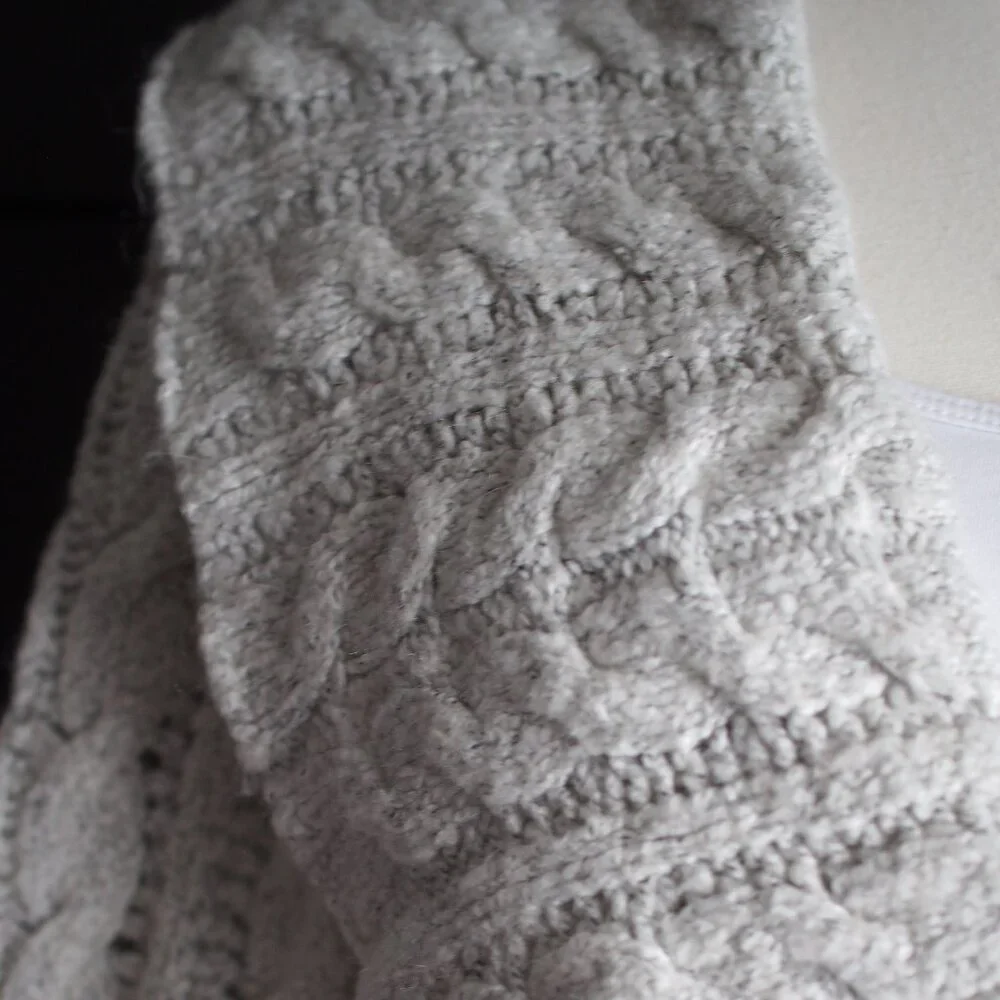Splendor! | Wool Blend, Cable Knit, Collared Cardigan - Picture 5 of 8